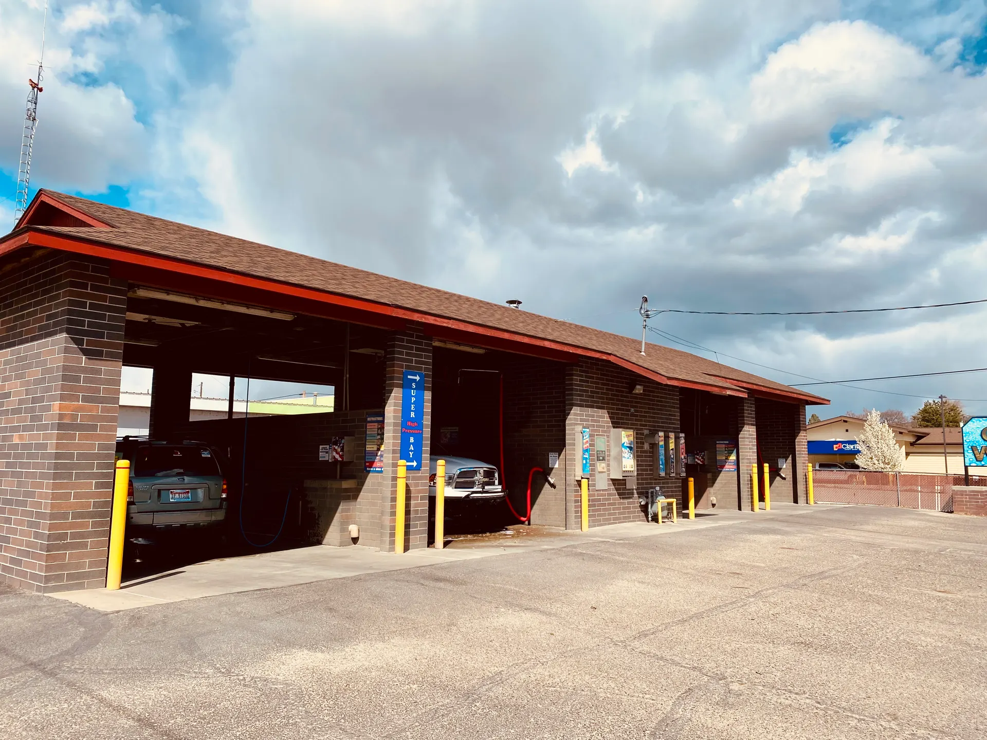 Emmett Car Wash in Emmett, Idaho — photo 3 of 4